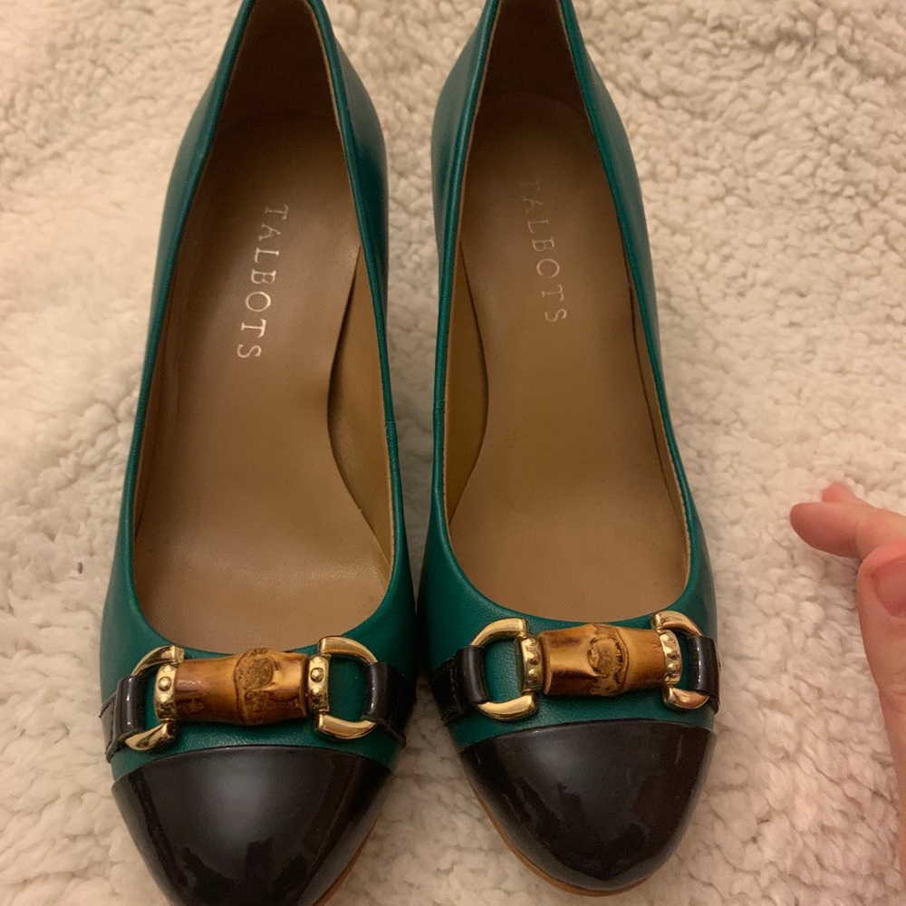 Green and blue pumps